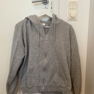 Kofta - Säljer denna skit snygga kofta som tyvärr inte längre kommer till användning 