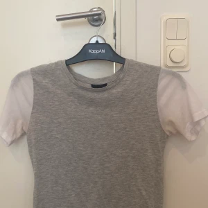 T-shirt  - Säljer denna coola t-shirten som tyvärr inte kommer till användning längre. 