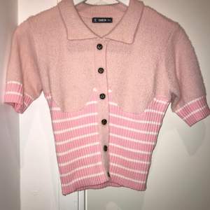 Rosa tröja som är super fin, knappt använd så den är i bra skick 💗 