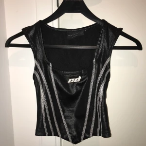 Corset top - Liknande corset top, intressekollar 🖤