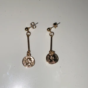 Örhängen från hm - Aldrig använda. Från hm