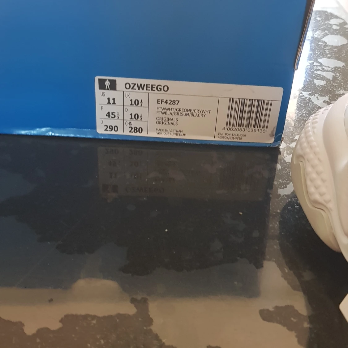 Helt nya Adidas herr skor - 91