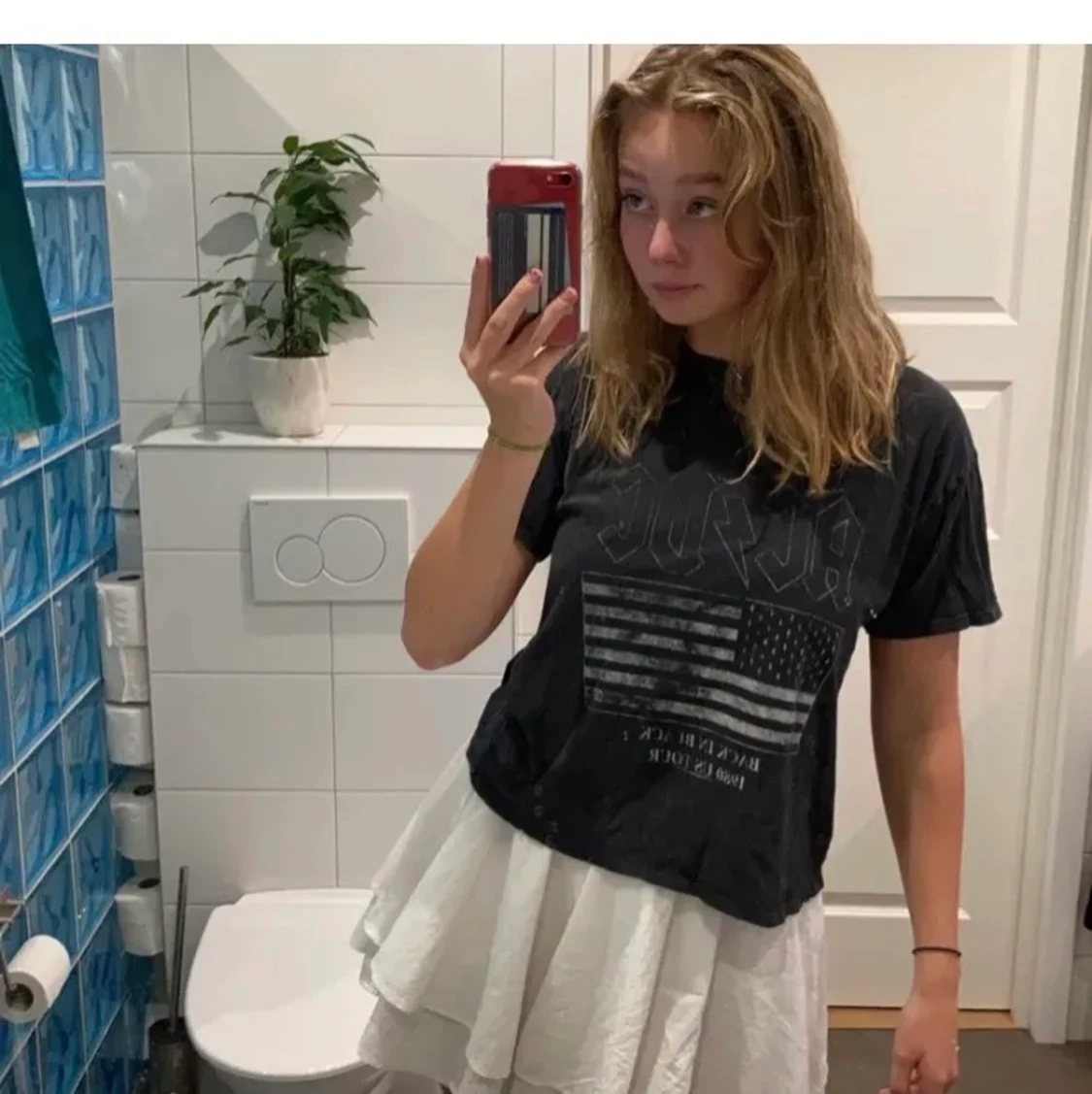 Nice t-shirt med ACDC tryck  - 90