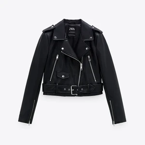 Zara skinnjacka - Skinnjacka köpt från Zara men är slutsåld på hemsidan. Aldrig använd.
