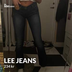 Svinsnygga jeans från Lee!! Jag älskar de men tyvärr är de lite väl tajta på mig nu.. 🥺 Köparen står för frakten!’