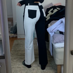 Jeans  - Helt nya jeans från ShopCider, orginalpris $23. Modell 168cm brukar ha 27 i jeans. Köpare står för frakt!