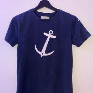 Mörkblå T-shirt från EM