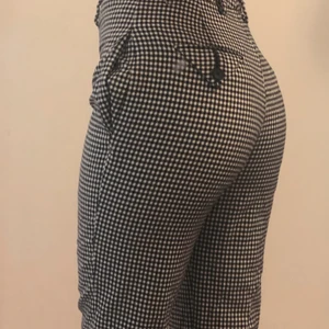 Kostymbyxor  - Kostymbyxor storlek 34, superskönt material!