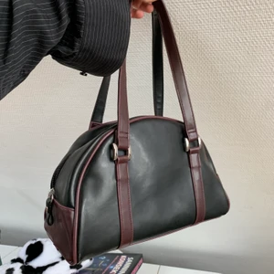 Axelväska  - As ball axelväska! Skriv vid intresse!❤️