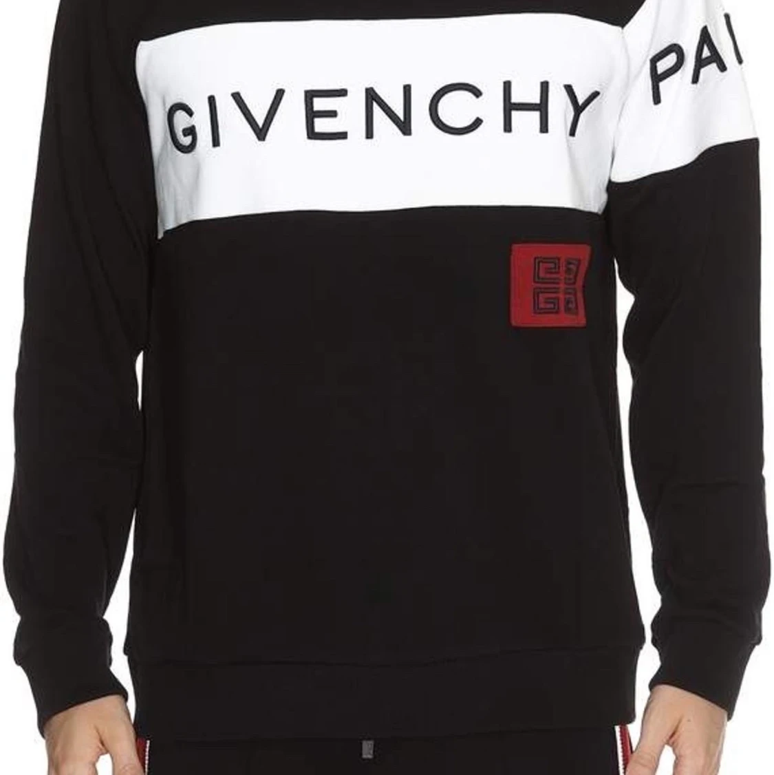 Givenchy tröja stl M och passar S 