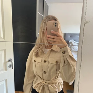 Fin vårjacka💕 - Perfekt till våren/sommaren, pris kan diskuteras💕frakt tillkommer