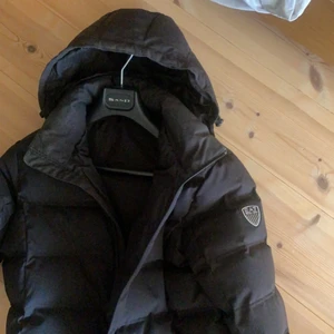 Armani jacka storlek L helt som ny - Varm jacka från ea7 10/10 skick