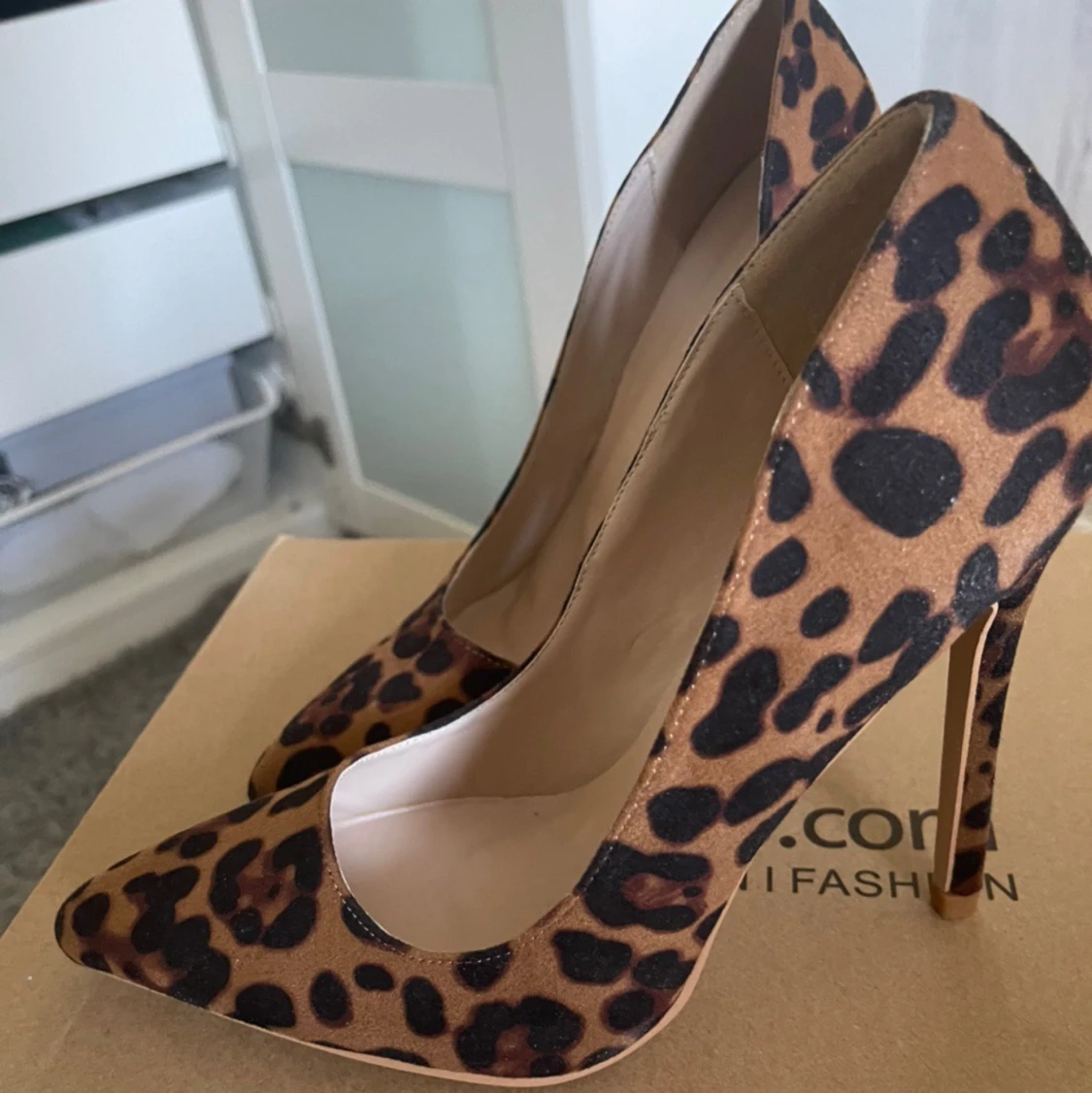 Nya & helt oanvända klackar från Bohoo - 91