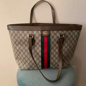 En Gucci inspirerad väska, kvitto och dustbag ingår