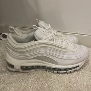 Nike dam  - Använda 1 gång, storlek 36,5 men små i storlek. Fint skick 