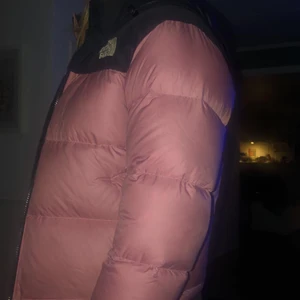 North face jacka  - Säljer min the north face jacka som jag köpte förra hösten som är som ny
