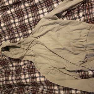 Tjocktröja - Grön tjocktröja 