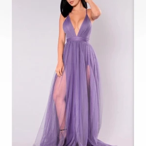 Lila klänning från FashionNova, XS - Helt ny klänning från FashionNova, storlek XS. Nypris: ca 400kr.