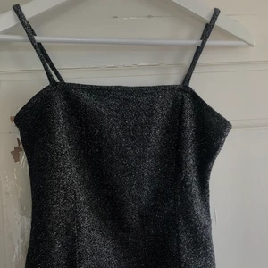 Festlinne storlek s - Snyggt linne från Gina tricot i storlek small☺️