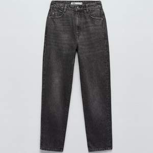 This Zara mom jean’s quiality is very good! The size of it is 42 in European.