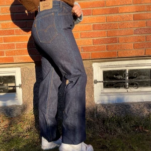 Levis jeans - Snygga Levis jeans! Tyvärr lite stora på mig som vanligen är en S 💙 stolek W36L34