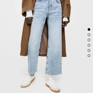 BRAND NEW Zara Jeans Wide Fit  - Brand New Zara Jeans with a Wide Fit and Light Wash. perfect for spring 💐 bought for 359kr two weeks ago. Barely worn. FREE SHIPPING OR MEET UP. 