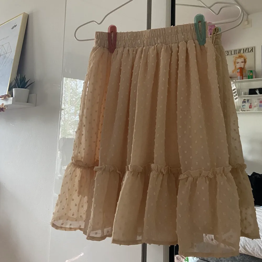 Säljer denna superfina kjol, köpt på plick för ett tag sedan✨säljer för 150kr, frakt tillkommer på 66kr (spårbar). Kjolar.