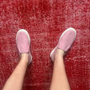 Rosa skor från ”walk in pitas “ aldrig använt ( någon skicka till mej) 