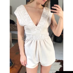 Zara byxdress  - Aldrig använd byxdress. 