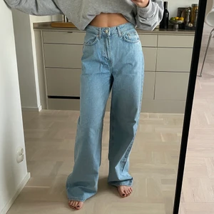 Jeans  - Jag är 163 lång. Frakt tillkommer