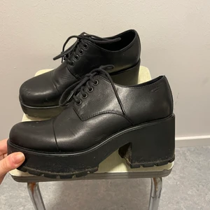 Vagabond skor - Mycket bra skick! Tyvärr för stora för mig.. Äkta läder