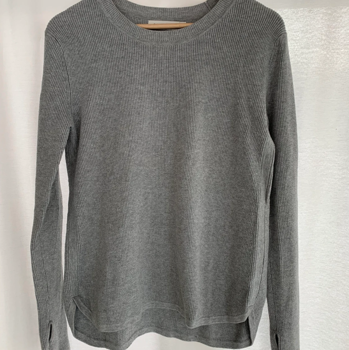 Grå stickad tröja från Carin Wester  - 91