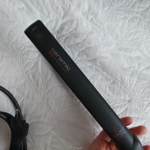 Plattång ceramic2 - Jättebra fungerande plattång. Fått en ny så har inte användning av båda. Köparen betalar frakt 