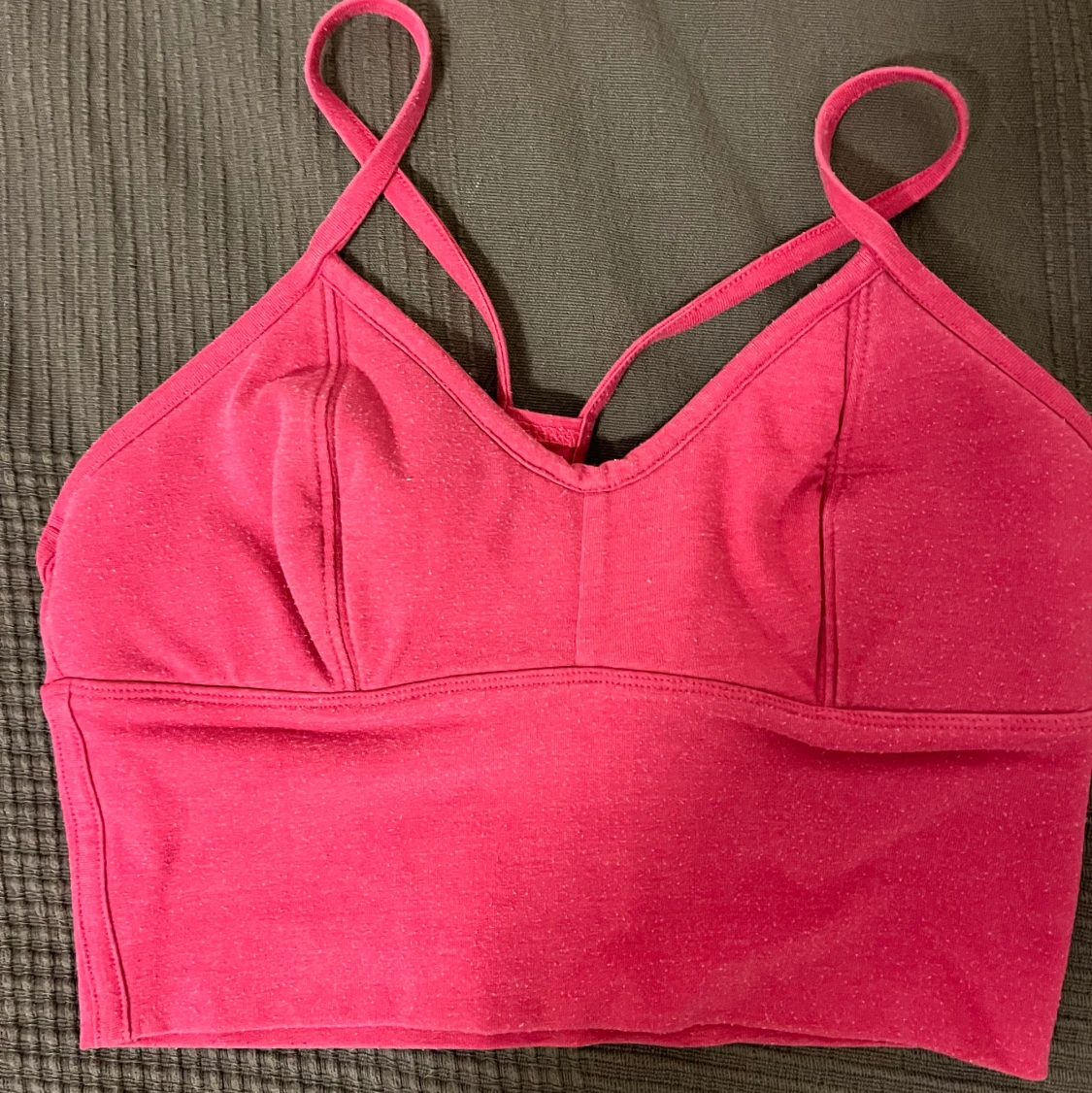 Pink trainings top