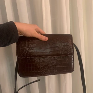 Brun axelväska - I nyskick