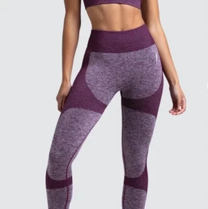 Doyoueven tights  - Jag säljer mina super snygga doyoueven tights för att jag använder d inte så ofta . jätte bra skick. de är size M men passar väldigt bra till mig som är S och XS ibland!