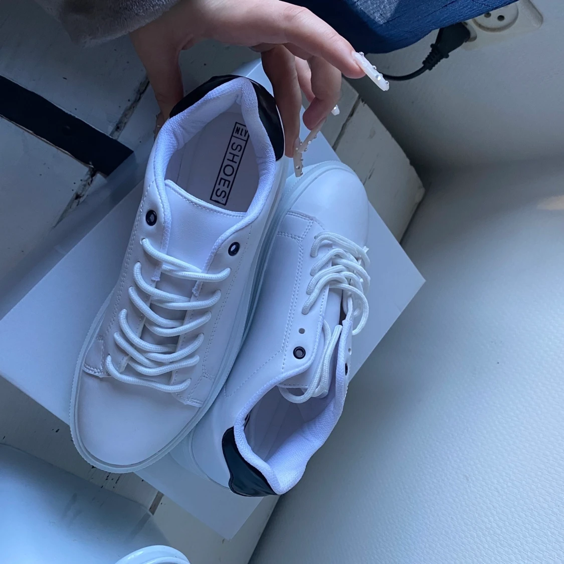 Helt nya skor från Nelly  - 91