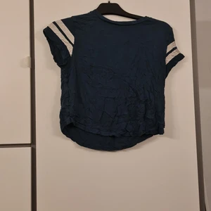 Crop top , tröja - Crop top, används aldrig länger, mörkgrön/mörkblå ich