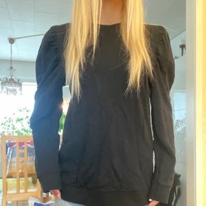 Sweatshirt från zara - Sweatshirt med puffärmar från zara💞