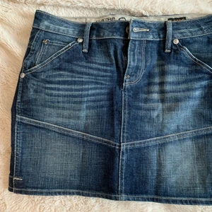 G star kjol - Snygg G Star Jeanskjol strl 26, som en S