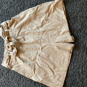 Shorts - Väldigt snygga shorts, perfekt till sommaren som kommer. Storlek XS.