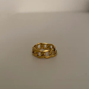 CHAIN RING Syster P - Oanvänd ring från Syster P!