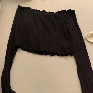 Svart tröja - Svart mag tröja i bra skick