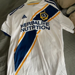 Zlatan tröja ifrån LA Galaxy - Säljer denna tröja pga för liten storlek