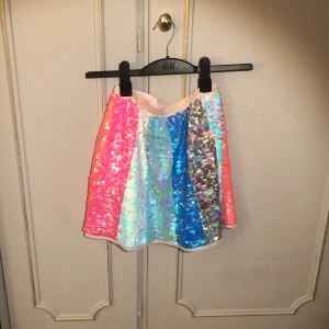  Söt passar till en enfärgad tröja -  Ring bågigt paljett kjol gullig att ha i skolan 