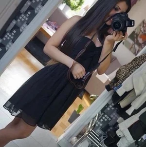 Svart klänning från Nelly - Säljer en svart klänning i storleken 34/XS, då den inte längre passar mig, använd 3 gånger.  Märket är  NLY trend och den är köpt på Nelly. Ordinariepris 349kr.