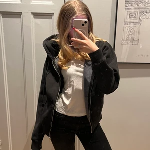 Zip-up hoodie  - Super snygg hoodie från brandy Melville som aldrig är använd!!! ❤️😍