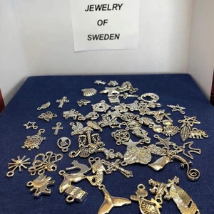 Berlocker  - Vi säljer silver berlocker                                                         Köp 5 för 100kr