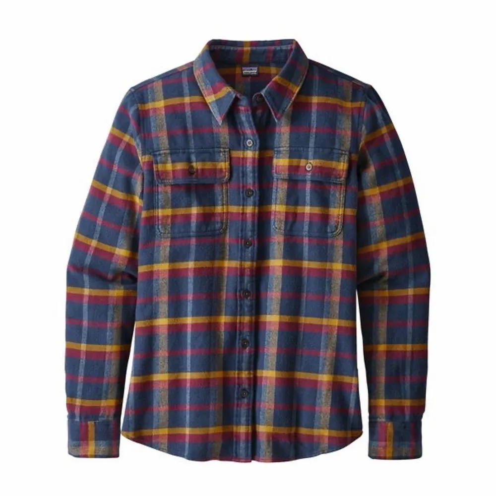 Säljer min skitsnygga flanellskjorta från Patagonia! Har tyvärr växt ur den så just nu ligger den bara i garderoben :/  Nypris 999:-, säljer för 200:-. Skjortor.