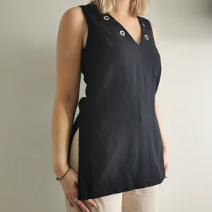 Svart blus  - Fin blus från Bikbok strl 36.